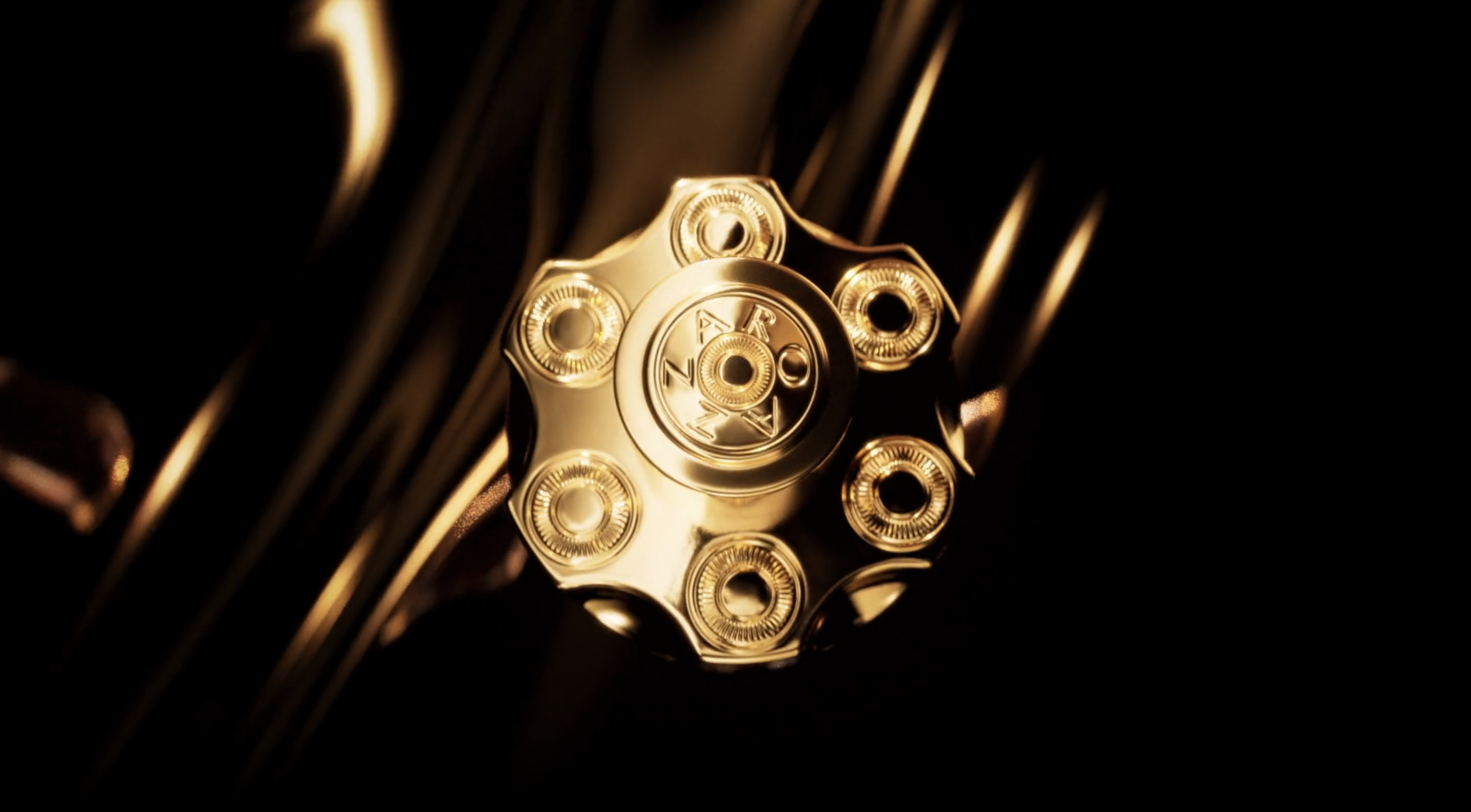 Cuuut, project-player: Azzaro / Wanted (fig. 1)